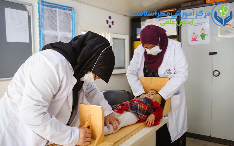 چگونه با شرکت در دوره کمک پرستاری وارد بازار کار شویم؟