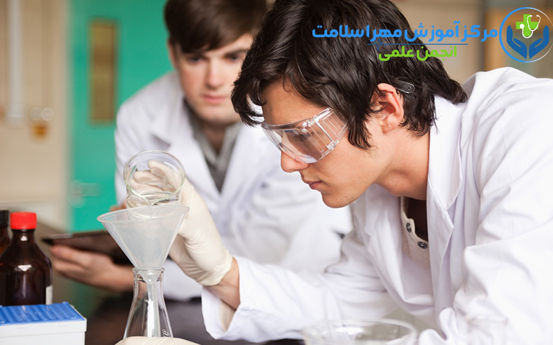معرفی دوره آموزش پذیرش یا متصدی آزمایشگاه در پرند