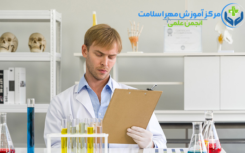 برنامه‌ریزی آموزشی دوره متصدی آزمایشگاه در اسلامشهر