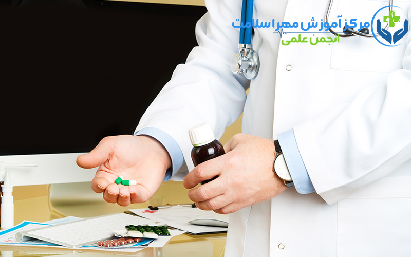 ⚗️ آموزش عملی داروشناسی در آزمایشگاه و داروخانه